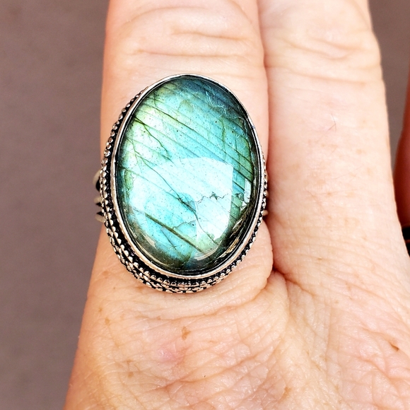 New Labradorite Silver Ring. - Picture 6 of 12